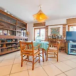Holiday home Valerie's Lux Summer House